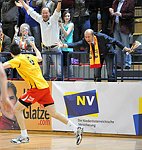 25.02.2012, Krems, Handball, Handball Liga Austria, HLA, MPO, UHK Krems - HC Linz,<br>BELAS Ivica jubelt ber sein Tor zum 31:30, dahinter Obmann NUSSBAUM Josef und Prsident LACKNER Bernhard<br><br><br>Copyright DIENER / Zierlinger Karl<br>Marktgasse 3-7 / 4 / 5 / 21<br>A-1090 Wien<br>Telefax +43 1 955 32 35<br>Mobil +43 676 629 98 51<br>BA-CA<br>Bank Nr. 12000<br>Account Nr. 00712 223 783<br>e-mail: agentur@diener.at<br>Datenbank: www.diener.at