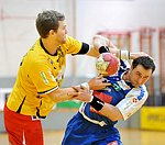 11.02.2012, Krems, Handball, Handball Liga Austria, <br>HLA, MPO, UHK Krems - HIT Tirol,<br>VIZVARY Kristof, KAINMUELLER Klemens<br><br><br>Copyright DIENER / Zierlinger Karl<br>Marktgasse 3-7 / 4 / 5 / 21<br>A-1090 Wien<br>Telefax +43 1 955 32 35<br>Mobil +43 676 629 98 51<br>BA-CA<br>Bank Nr. 12000<br>Account Nr. 00712 223 783<br>e-mail: agentur@diener.at<br>Datenbank: www.diener.at
