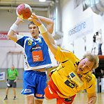 11.02.2012, Krems, Handball, Handball Liga Austria, <br>HLA, MPO, UHK Krems - HIT Tirol,<br>BABARSKAS Povilas, LINT Werner<br><br><br>Copyright DIENER / Zierlinger Karl<br>Marktgasse 3-7 / 4 / 5 / 21<br>A-1090 Wien<br>Telefax +43 1 955 32 35<br>Mobil +43 676 629 98 51<br>BA-CA<br>Bank Nr. 12000<br>Account Nr. 00712 223 783<br>e-mail: agentur@diener.at<br>Datenbank: www.diener.at