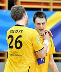11.02.2012, Krems, Handball, Handball Liga Austria, <br>HLA, MPO, UHK Krems - HIT Tirol,<br>VIZVARY Kristof,  BELAS Ivica<br><br><br>Copyright DIENER / Zierlinger Karl<br>Marktgasse 3-7 / 4 / 5 / 21<br>A-1090 Wien<br>Telefax +43 1 955 32 35<br>Mobil +43 676 629 98 51<br>BA-CA<br>Bank Nr. 12000<br>Account Nr. 00712 223 783<br>e-mail: agentur@diener.at<br>Datenbank: www.diener.at