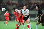 1998.05.27<br>�sterreich - Tunesien<br>POLSTER Anton/TRABELESI Sami, EL OUAER Chokri<br>Tormann hat Handschuhe in der Hand