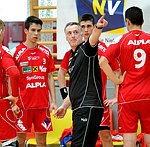 26.05.2012, Krems, Handball, Oesterreichische Meisterschaften U-18M, Krems/St.Poelten - HC Hard<br>Timeout Hard, HAEMMERLE Walter<br><br><br><br>Copyright DIENER / Zierlinger Karl<br>Marktgasse 3-7 / 4 / 5 / 21<br>A-1090 Wien<br>Telefax +43 1 955 32 35<br>Mobil +43 676 629 98 51<br>BA-CA<br>Bank Nr. 12000<br>Account Nr. 00712 223 783<br>e-mail: agentur@diener.at<br>Datenbank: www.diener.at
