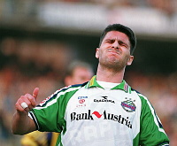 1999.04.03<br>Rapid - Salzburg<br>VIER Angelo, �rgert sich �ber seinen Lattenschu�<br>67. Min.