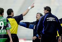 16.03.2002<br>Austria - Ried/2:0(0:0)<br>TATAR Alfred (Ried)<br>DAXAUER Michael (Schiedsrichter)<br>der Schiedsrichter schickt den Rieder Trainer auf die Trib�ne, der str�ubt sich noch<br>74. Minute