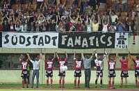 17.07.2002<br>Rapid - Admira/1:2(0:1)<br>Admiraner bejubeln mit ihren Fans den Sieg