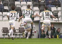 03.05.2003<br>Admira - Rapid/0:1(0:1)<br>Prisc, Kulovits und Hiden bejubeln das 0:1 durch Wallner