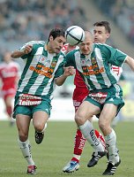 03.04.2004<br>Rapid - GAK 0:4(0:1)<br>JAZIC Ante, ADAMSKI Marcin beim internen Kopfballduell<br>3. Minute