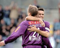 08.05.2004<br>Austria - Bregenz 4:1(2:0)<br>Gratulation von WAGNER Michael an RUSHFELDT Sigurd zum 1:0<br>10. Minute