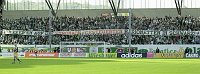 04.10.2003<br>Rapid - Salzburg/1:0 (0:0)<br>Westtrib�ne mit Transparent<br>WIR PFEIFEN AUF DIE STRONACH - GESTEUERTEN MARIONETTEN IN SCHWARZ<br>30. Minute