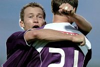 14.07.2004<br>Austria - Admira/2:1(0:1)<br>JANOCKO Vladimir gratuliert RUSHFELDT Sigurd zu dessem Tor zum 2:1<br>70. Minute