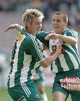 19.09.2004<br>Rapid - GAK/2:1 (1:0)<br>KULOVITS Stefan gratuliert KIENAST Roman zum 1:0<br>6. Minute