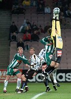 31.10.2004<br>Rapid - Sturm/2:0 (0:0)<br>GRATZEI Christian (Sturm) wehrt den Ball per Hand au�erhalb des Strafraumes ab, kein Elfmeter<br>S�UMEL J�rgen (Sturm)<br>LAWAREE Axel, KATZER Markus (Rapid)<br>38. Minute