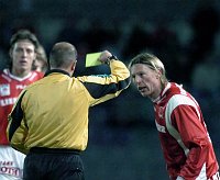 20.11.2004<br>Austria - GAK/0:0<br>PLASSNEGGER Gernot (GAK) bekommt die gelbe Karte von<br>PLAUTZ Konrad (Schiri)<br>73. Minute<br>