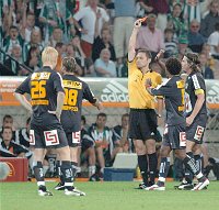 07.08.2004<br>Rapid - Salzburg/0:0<br>SCHOPPITSCH Kai (Salzburg) erh�lt von <br>FALB Wolfgang (Schiri) die Rote Karte<br>88. Minute
