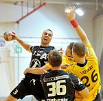 17.09.2011, Krems, Handball, Handball Liga Austria, <br>HLA,, UHK Krems - Bregenz,<br>ARNAUDOVSKI Risto, PODVRSIC Andraz, BELAS Ivica, VIZVARY Kristof<br><br><br>Copyright DIENER / Karl Zierlinger<br>Marktgasse 3-7 / 4 / 5 / 21<br>A-1090 Wien<br>Telefax +43 1 955 32 35<br>Mobil +43 676 629 98 51<br>BA-CA<br>Bank Nr. 12000<br>Account Nr. 00712 223 783<br>e-mail: agentur@diener.at<br>Datenbank: www.diener.at