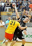 17.09.2011, Krems, Handball, Handball Liga Austria, <br>HLA,, UHK Krems - Bregenz,<br>SCHMOELZ Johann, ARNAUDOVSKI Risto<br><br><br>Copyright DIENER / Karl Zierlinger<br>Marktgasse 3-7 / 4 / 5 / 21<br>A-1090 Wien<br>Telefax +43 1 955 32 35<br>Mobil +43 676 629 98 51<br>BA-CA<br>Bank Nr. 12000<br>Account Nr. 00712 223 783<br>e-mail: agentur@diener.at<br>Datenbank: www.diener.at