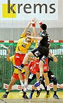 17.09.2011, Krems, Handball, Handball Liga Austria, <br>HLA,, UHK Krems - Bregenz,<br>BELAS Ivica, VIZVARY Kristof, BANIC Vedran<br><br><br>Copyright DIENER / Karl Zierlinger<br>Marktgasse 3-7 / 4 / 5 / 21<br>A-1090 Wien<br>Telefax +43 1 955 32 35<br>Mobil +43 676 629 98 51<br>BA-CA<br>Bank Nr. 12000<br>Account Nr. 00712 223 783<br>e-mail: agentur@diener.at<br>Datenbank: www.diener.at