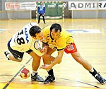 16.12.2011, Krems, Handball, Handball Liga Austria, HLA, UHK Krems, HC Hard<br>FRIEDE Bernd, BOZSO Andras<br><br><br>Copyright DIENER / Zierlinger Karl<br>Marktgasse 3-7 / 4 / 5 / 21<br>A-1090 Wien<br>Telefax +43 1 955 32 35<br>Mobil +43 676 629 98 51<br>BA-CA<br>Bank Nr. 12000<br>Account Nr. 00712 223 783<br>e-mail: agentur@diener.at<br>Datenbank: www.diener.at