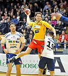 16.12.2011, Krems, Handball, Handball Liga Austria, HLA, UHK Krems, HC Hard<br>TANASKOVIC Marko, CHALUPA Georg, RIGAS Rene-Pascal<br><br><br>Copyright DIENER / Zierlinger Karl<br>Marktgasse 3-7 / 4 / 5 / 21<br>A-1090 Wien<br>Telefax +43 1 955 32 35<br>Mobil +43 676 629 98 51<br>BA-CA<br>Bank Nr. 12000<br>Account Nr. 00712 223 783<br>e-mail: agentur@diener.at<br>Datenbank: www.diener.at