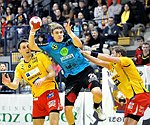 03.12.2011, Krems, Handball, Handball Liga Austria, HLA, UHK Krems, Union Leoben<br>BELAS Ivica, ZEINER Gerald, VISY Norbert<br><br><br>Copyright DIENER / Zierlinger Karl<br>Marktgasse 3-7 / 4 / 5 / 21<br>A-1090 Wien<br>Telefax +43 1 955 32 35<br>Mobil +43 676 629 98 51<br>BA-CA<br>Bank Nr. 12000<br>Account Nr. 00712 223 783<br>e-mail: agentur@diener.at<br>Datenbank: www.diener.at