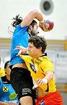 03.12.2011, Krems, Handball, Handball Liga Austria, HLA, UHK Krems, Union Leoben<br>BALOMENOS Spyridon, WALZER Guenther<br><br><br>Copyright DIENER / Zierlinger Karl<br>Marktgasse 3-7 / 4 / 5 / 21<br>A-1090 Wien<br>Telefax +43 1 955 32 35<br>Mobil +43 676 629 98 51<br>BA-CA<br>Bank Nr. 12000<br>Account Nr. 00712 223 783<br>e-mail: agentur@diener.at<br>Datenbank: www.diener.at