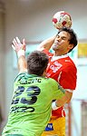 30.12.2011, Krems, Handball, Handball Liga Austria, HLA, UHK Krems, SG Westwien<br>IVANOVIC Milan, CHALUPA Georg<br><br><br>Copyright DIENER / Zierlinger Karl<br>Marktgasse 3-7 / 4 / 5 / 21<br>A-1090 Wien<br>Telefax +43 1 955 32 35<br>Mobil +43 676 629 98 51<br>BA-CA<br>Bank Nr. 12000<br>Account Nr. 00712 223 783<br>e-mail: agentur@diener.at<br>Datenbank: www.diener.at