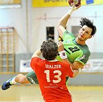 30.12.2011, Krems, Handball, Handball Liga Austria, HLA, UHK Krems, SG Westwien<br>WALZER Guenther, GINDERS Maximilian<br><br><br>Copyright DIENER / Zierlinger Karl<br>Marktgasse 3-7 / 4 / 5 / 21<br>A-1090 Wien<br>Telefax +43 1 955 32 35<br>Mobil +43 676 629 98 51<br>BA-CA<br>Bank Nr. 12000<br>Account Nr. 00712 223 783<br>e-mail: agentur@diener.at<br>Datenbank: www.diener.at