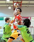 30.12.2011, Krems, Handball, Handball Liga Austria, HLA, UHK Krems, SG Westwien<br>WAGNER Leopold, CHALUPA Georg, MARTINEZ Patricio Andres<br><br><br>Copyright DIENER / Zierlinger Karl<br>Marktgasse 3-7 / 4 / 5 / 21<br>A-1090 Wien<br>Telefax +43 1 955 32 35<br>Mobil +43 676 629 98 51<br>BA-CA<br>Bank Nr. 12000<br>Account Nr. 00712 223 783<br>e-mail: agentur@diener.at<br>Datenbank: www.diener.at