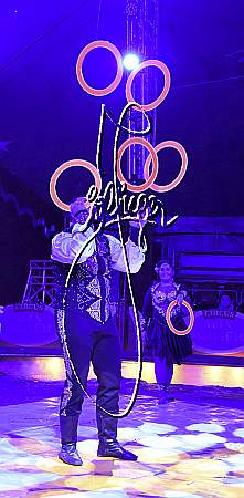 5_1705_Alex KAISER, Weihnachtszirkus