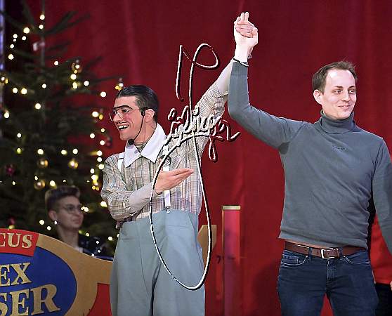 6_2042_Alex KAISER, Weihnachtszirkus