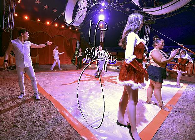 8_4964_Alex KAISER, Weihnachtszirkus