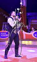 27.12.2024<br>Alex KAISER, Weihnachtszirkus<br><br>Copyright:   sportfotos.at / zierlinger
